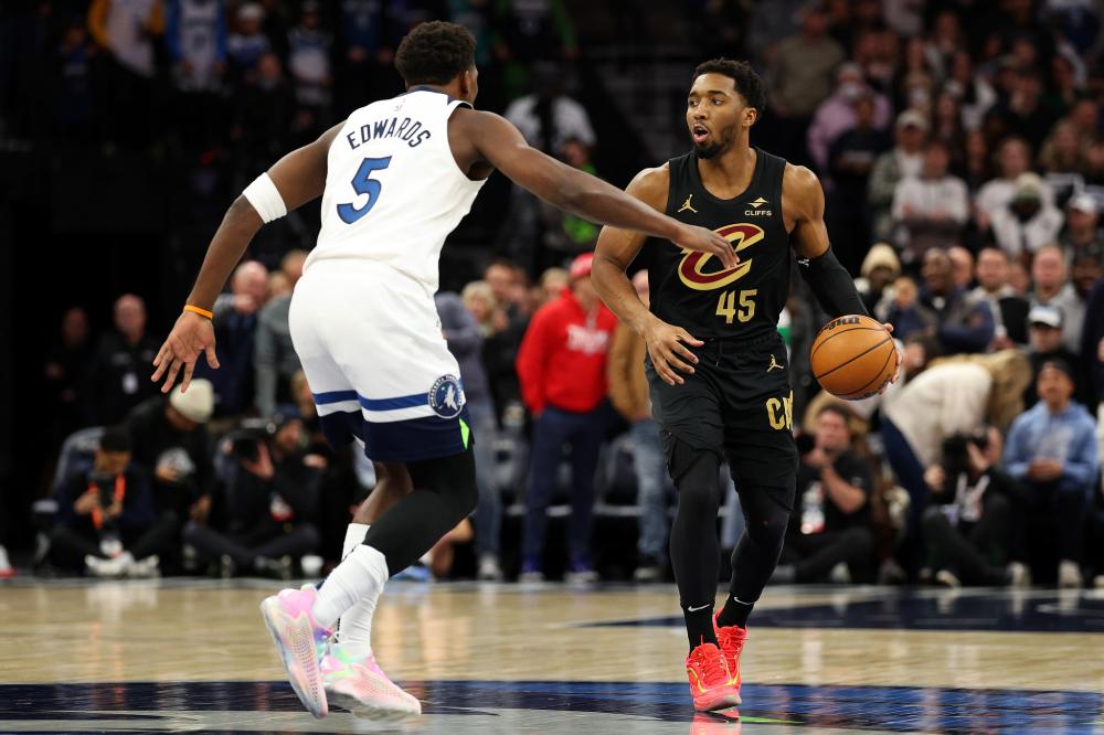 在压力下的 在压力下的